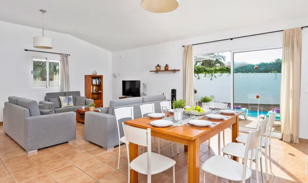 Villa Raquel Cala En Bosch Menorca Review